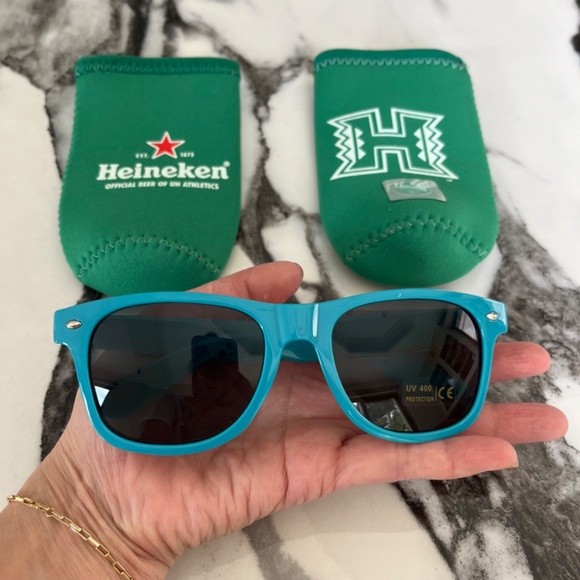 Heineken University of Hawaii Huggies + Sunglasses Set - Picture 2 of 4